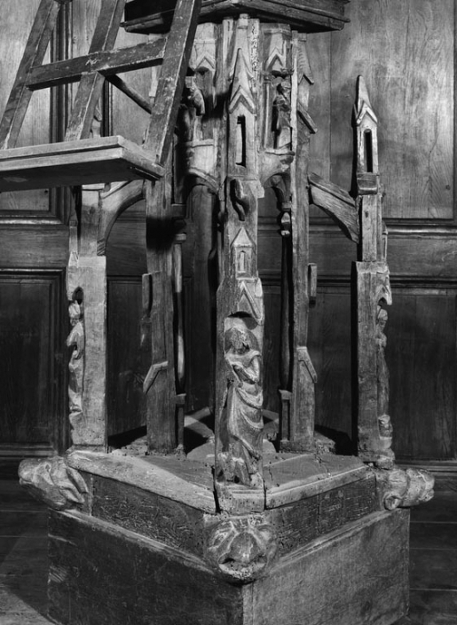 Piédestal. © Jean-Luc Duthu / Région Bourgogne-Franche-Comté, Inventaire du patrimoine - 1978