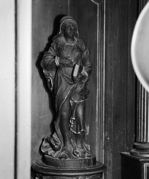 Sainte au livre, léger trois-quarts droit. © Michel Rosso / Région Bourgogne-Franche-Comté, Inventaire du patrimoine - 1978