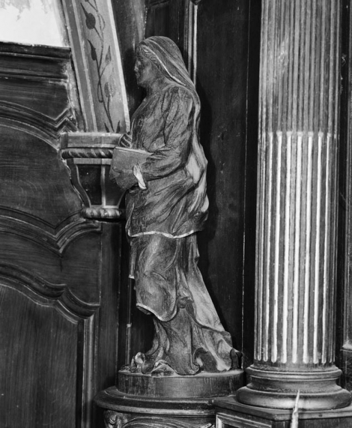 Sainte au livre, profil gauche. © Michel Rosso / Région Bourgogne-Franche-Comté, Inventaire du patrimoine - 1978