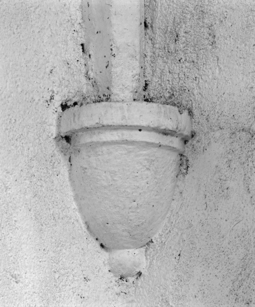 Détail du culot postérieur gauche de la 2ème travée. © Michel Thierry / Région Bourgogne-Franche-Comté, Inventaire du patrimoine - 1979