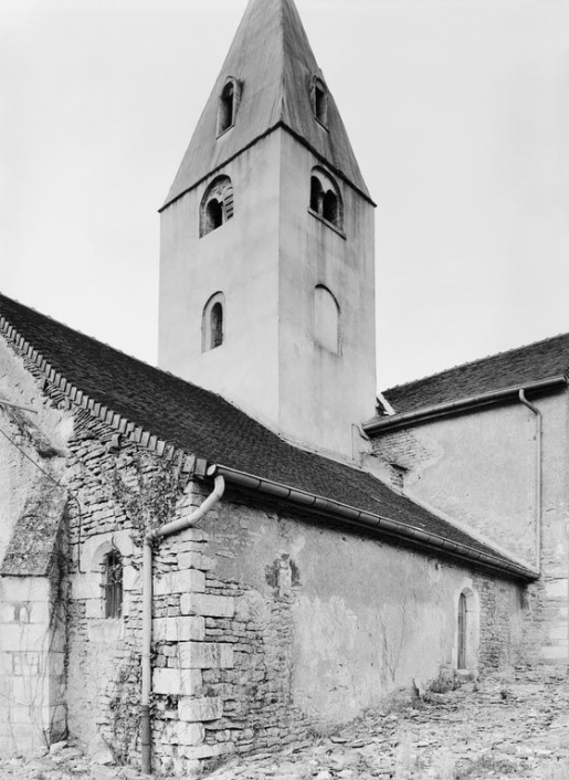 Elévation gauche du choeur et clocher. © Michel Rosso / Région Bourgogne-Franche-Comté, Inventaire du patrimoine - 1979