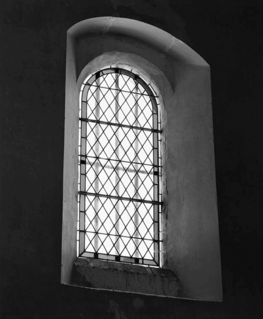 Deuxième fenêtre gauche de la nef. © Michel Thierry / Région Bourgogne-Franche-Comté, Inventaire du patrimoine - 1979