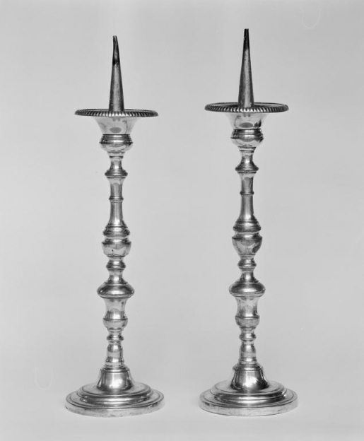 Paire de chandeliers. © Michel Thierry / Région Bourgogne-Franche-Comté, Inventaire du patrimoine - 1979