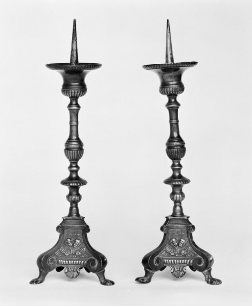 Paire de chandeliers. © Michel Thierry / Région Bourgogne-Franche-Comté, Inventaire du patrimoine - 1979