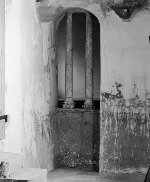 Massif postérieur : arcade de la chapelle gauche. © Jean-Luc Duthu / Région Bourgogne-Franche-Comté, Inventaire du patrimoine - 1979