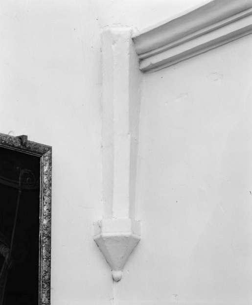 Choeur, partie antérieure : culot antérieur gauche. © Jean-Luc Duthu / Région Bourgogne-Franche-Comté, Inventaire du patrimoine - 1979