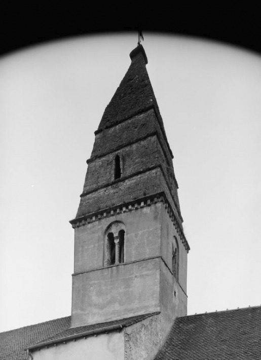 Clocher, face gauche. © Michel Thierry / Région Bourgogne-Franche-Comté, Inventaire du patrimoine - 1979