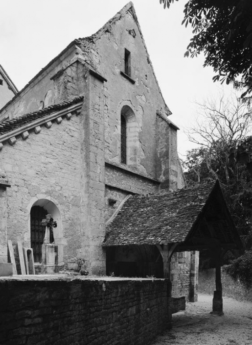 Elévation antérieure, vue prise de 3/4 gauche. © Jean-Luc Duthu / Région Bourgogne-Franche-Comté, Inventaire du patrimoine - 1979