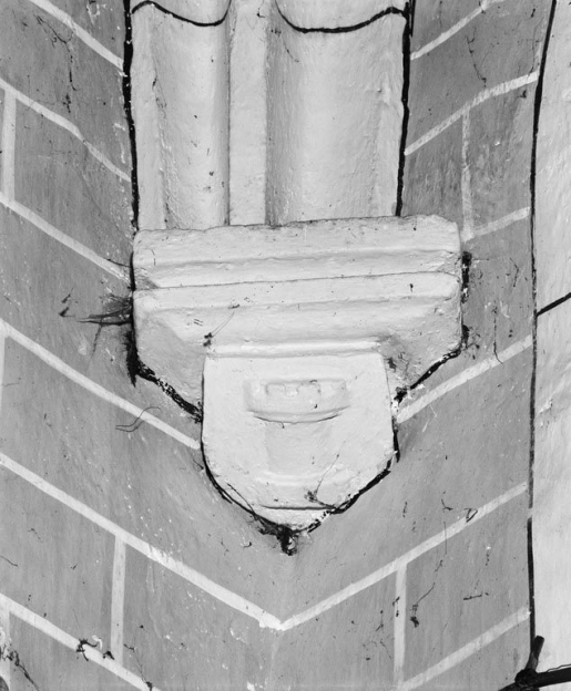 Chapelle gauche : culot postérieur droit. © Michel Rosso / Région Bourgogne-Franche-Comté, Inventaire du patrimoine - 1979