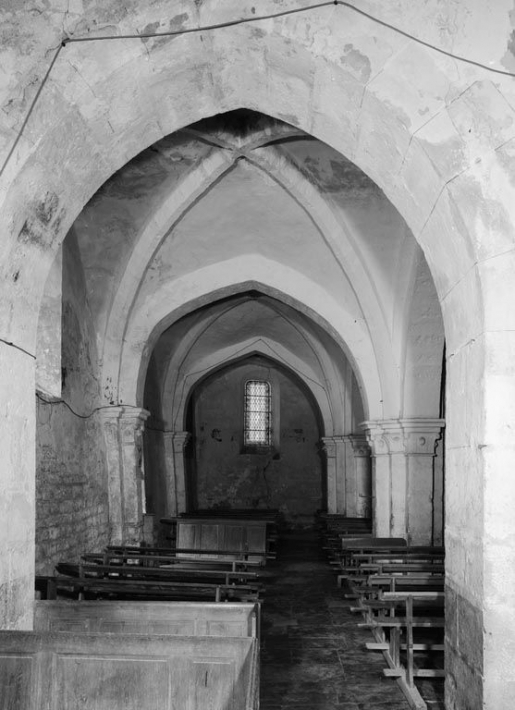 Bas-côté droit : vue prise depuis l'autel latéral droit. © Jean-Luc Duthu / Région Bourgogne-Franche-Comté, Inventaire du patrimoine - 1979
