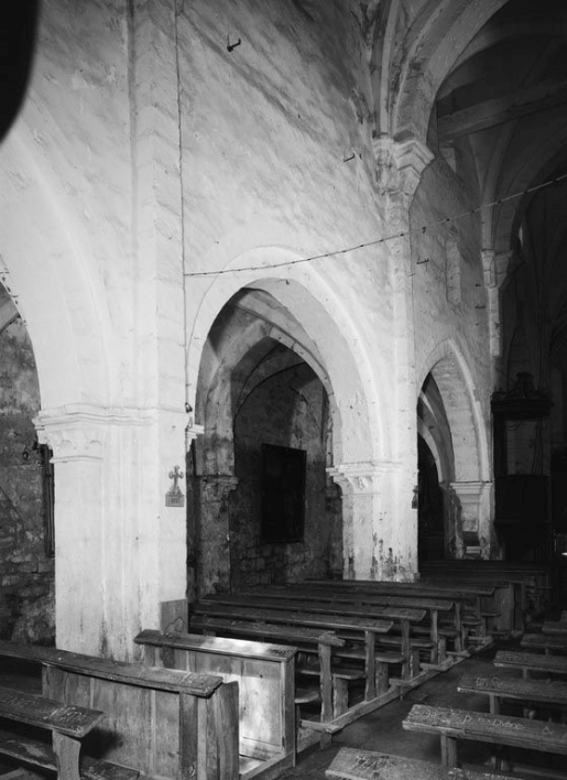La nef et le bas-côté gauche ; vue prise depuis l'angle antérieur droit de la nef. © Jean-Luc Duthu / Région Bourgogne-Franche-Comté, Inventaire du patrimoine - 1979