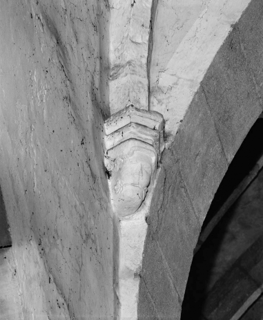 Culot de l'angle postérieur gauche de la travée sous clocher. © Michel Thierry / Région Bourgogne-Franche-Comté, Inventaire du patrimoine - 1979