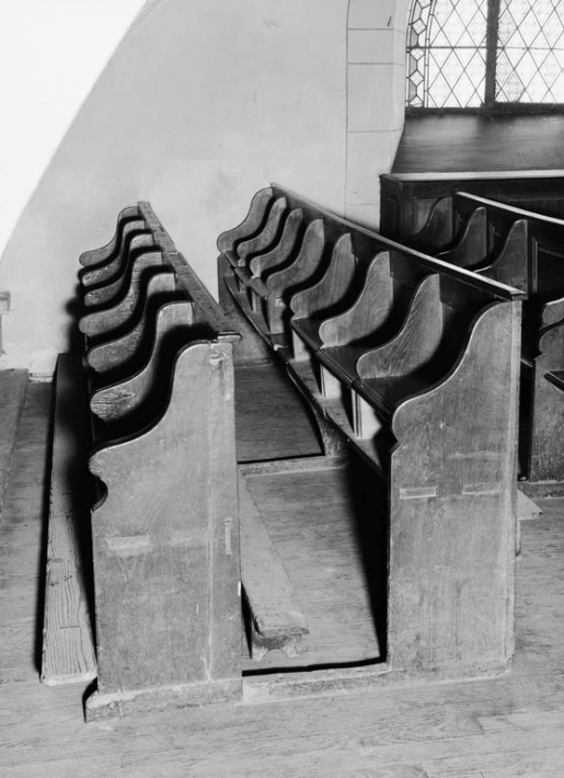 Bancs de la tribune. © Michel Rosso / Région Bourgogne-Franche-Comté, Inventaire du patrimoine - 1979