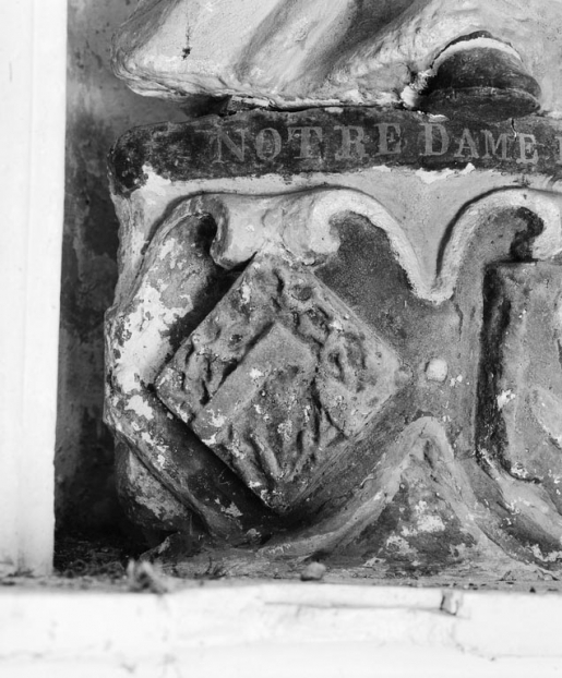 Détail du cartouche gauche. © Michel Thierry / Région Bourgogne-Franche-Comté, Inventaire du patrimoine - 1980