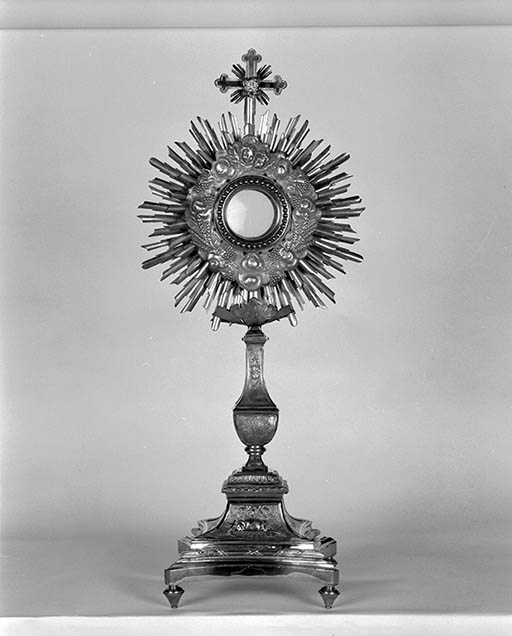 ostensoir © Michel Rosso / Région Bourgogne-Franche-Comté, Inventaire du patrimoine - 1983