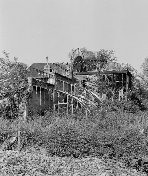 Anciennes serres. © Michel Thierry / Région Bourgogne-Franche-Comté, Inventaire du patrimoine - 1984 Anciennes serres. © Michel Thierry / Région Bourgogne-Franche-Comté, Inventaire du patrimoine - 1984