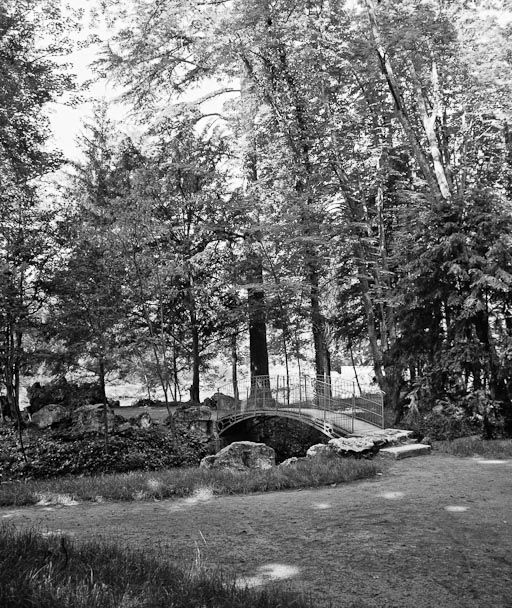 Le parc. © Michel Thierry / Région Bourgogne-Franche-Comté, Inventaire du patrimoine - 1984 Le parc. © Michel Thierry / Région Bourgogne-Franche-Comté, Inventaire du patrimoine - 1984