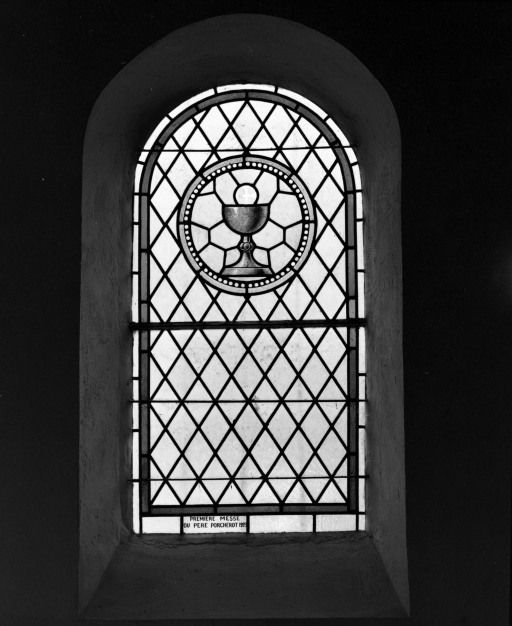 Baie 9 : calice © Jean-Luc Duthu / Région Bourgogne-Franche-Comté, Inventaire du patrimoine - 1985