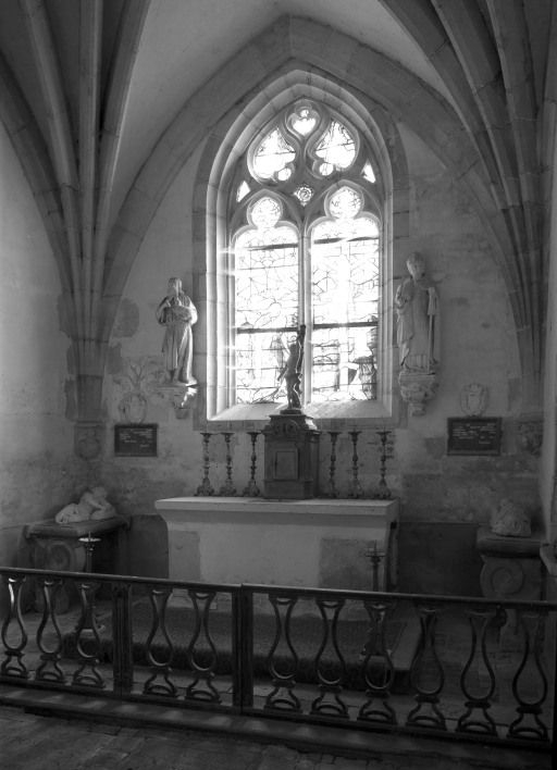 Vue intérieure de la chapelle seigneuriale © Michel Thierry / Région Bourgogne-Franche-Comté, Inventaire du patrimoine - 1985