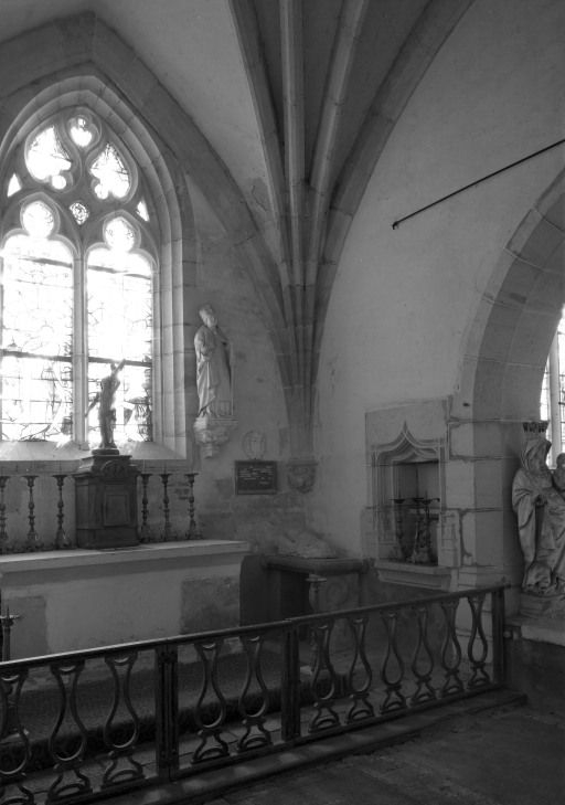 Vue intérieure de la chapelle seigneuriale © Michel Thierry / Région Bourgogne-Franche-Comté, Inventaire du patrimoine - 1985