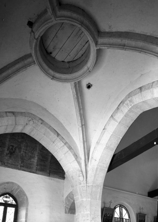 Voûte de la travée sous clocher © Michel Thierry / Région Bourgogne-Franche-Comté, Inventaire du patrimoine - 1985