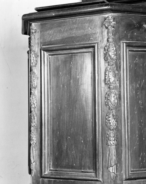 Détail de la cuve © Jean-Luc Duthu / Région Bourgogne-Franche-Comté, Inventaire du patrimoine - 1985