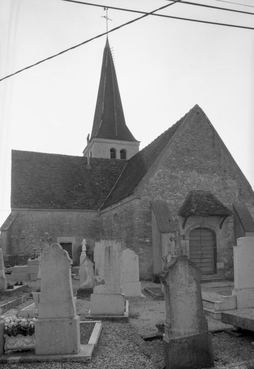 Elévation antérieure et chapelle gauche © Jean-Luc Duthu / Région Bourgogne-Franche-Comté, Inventaire du patrimoine - 1985