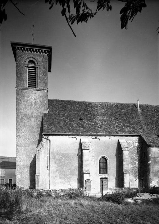 Clocher et élévation droite © Michel Thierry / Région Bourgogne-Franche-Comté, Inventaire du patrimoine - 1985