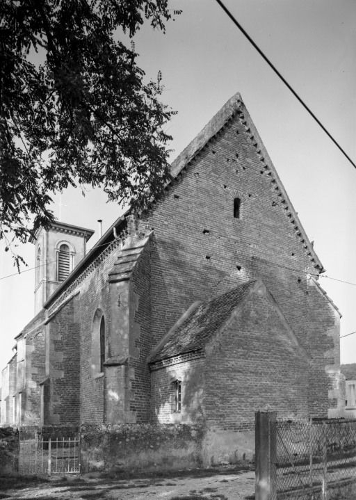 Chevet © Michel Thierry / Région Bourgogne-Franche-Comté, Inventaire du patrimoine - 1985