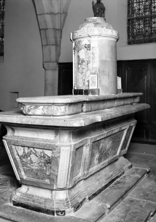 Vue de trois-quarts arrière © Michel Thierry / Région Bourgogne-Franche-Comté, Inventaire du patrimoine - 1985