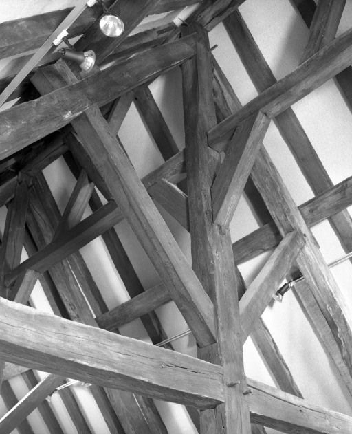 Charpente du niveau supérieur du comble. © Michel Rosso / Région Bourgogne-Franche-Comté, Inventaire du patrimoine - 1986