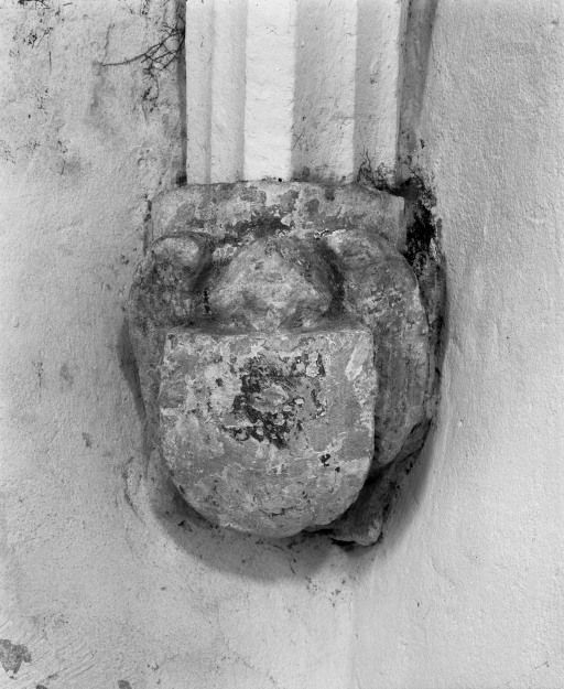 Chapelle seigneuriale, culot postérieur gauche © Jean-Luc Duthu / Région Bourgogne-Franche-Comté, Inventaire du patrimoine - 1986