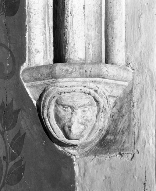 Première chapelle droite, culot postérieur droit © Jean-Luc Duthu / Région Bourgogne-Franche-Comté, Inventaire du patrimoine - 1986