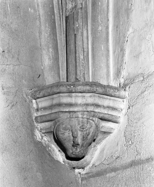 Deuxième chapelle gauche, 2e travée, culot postérieur droit © Jean-Luc Duthu / Région Bourgogne-Franche-Comté, Inventaire du patrimoine - 1986