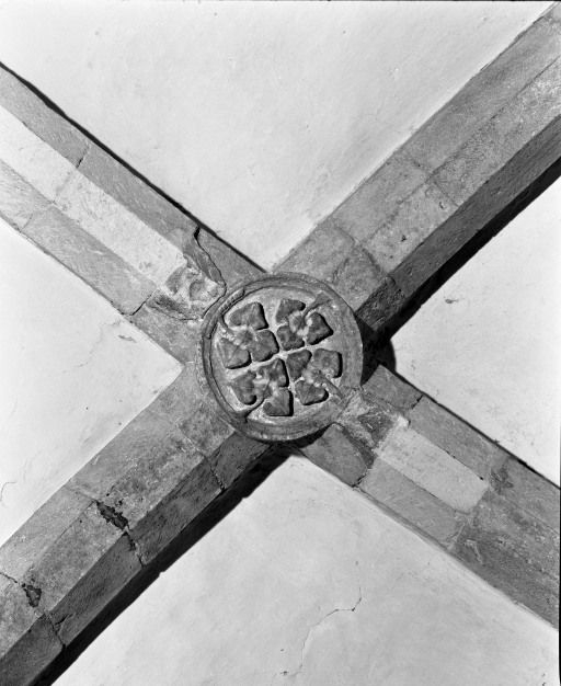 Bas-côté gauche, 1ere clef de voûte © Jean-Luc Duthu / Région Bourgogne-Franche-Comté, Inventaire du patrimoine - 1986