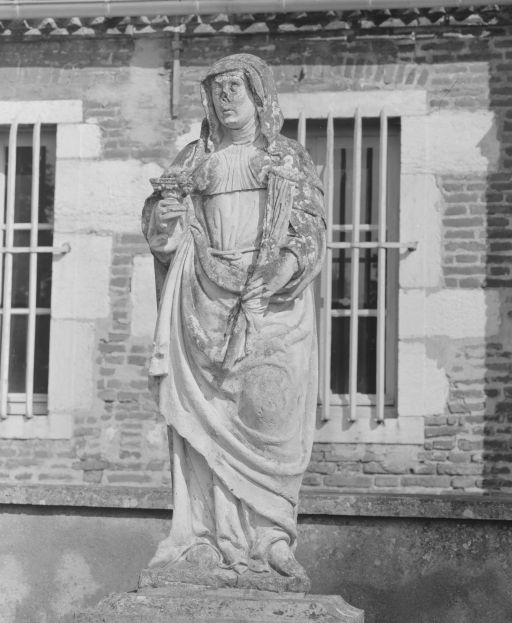 Face © Michel Thierry / Région Bourgogne-Franche-Comté, Inventaire du patrimoine - 1987