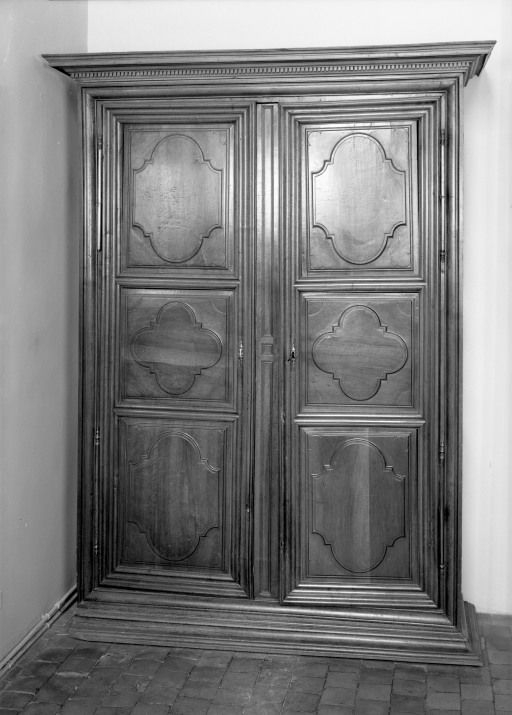 Armoire de la salle des malades © Jean-Luc Duthu / Région Bourgogne-Franche-Comté, Inventaire du patrimoine - 1987