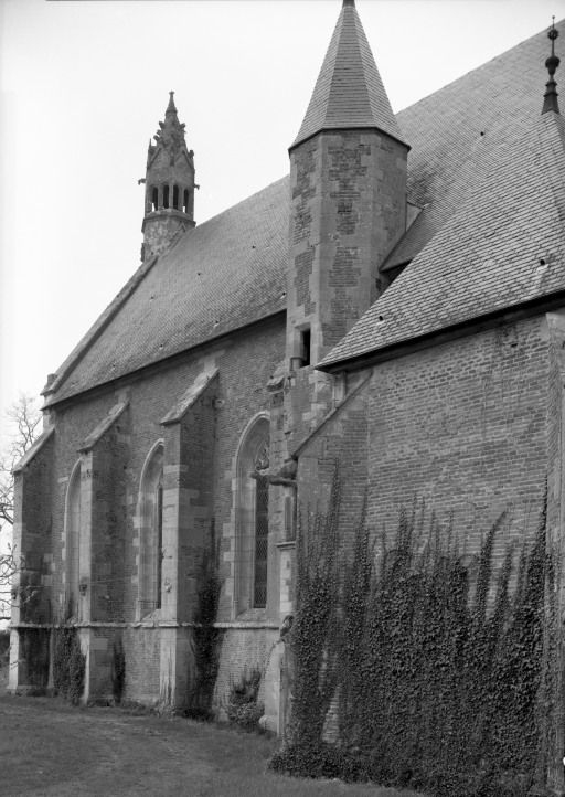 Chapelle de l'ancien château, élévation droite. © Michel Thierry / Région Bourgogne-Franche-Comté, Inventaire du patrimoine - 1987