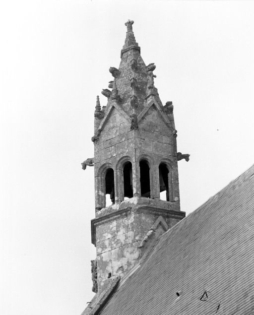 Chapelle de l'ancien château : clocheton, vue du sud. © Jean-Luc Duthu / Région Bourgogne-Franche-Comté, Inventaire du patrimoine - 1987