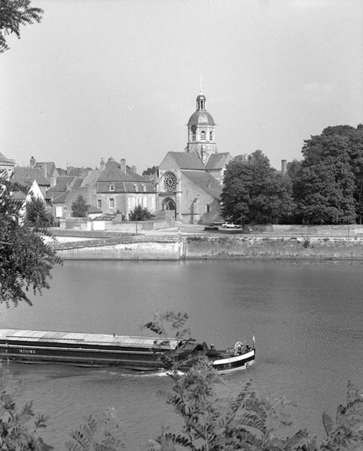 Vue générale prise du sud-ouest. © Michel Thierry / Région Bourgogne-Franche-Comté, Inventaire du patrimoine - 1987
