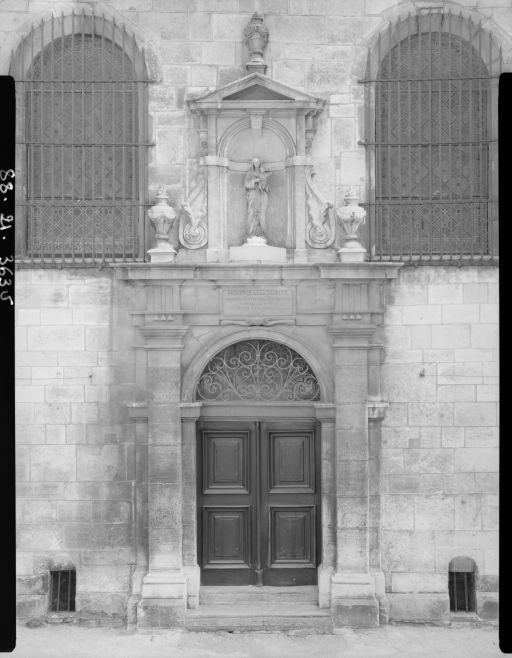 Détail de la façade. © Jean-Luc Duthu / Région Bourgogne-Franche-Comté, Inventaire du patrimoine - 1988