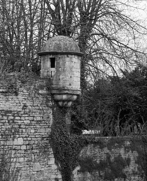 fortification d'agglomération © Jean-Luc Duthu / Région Bourgogne-Franche-Comté, Inventaire du patrimoine - 1988  fortification d'agglomération © Jean-Luc Duthu / Région Bourgogne-Franche-Comté, Inventaire du patrimoine - 1988