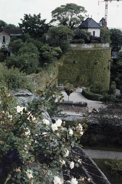  château © Michel Rosso / Région Bourgogne-Franche-Comté, Inventaire du patrimoine - 1988