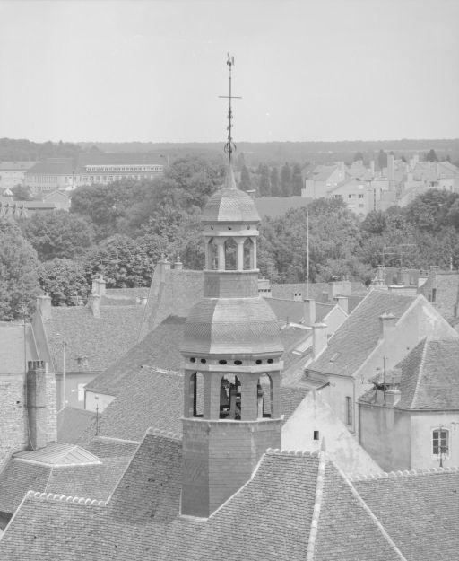 Vue du clocher depuis le beffroi. © Michel Rosso / Région Bourgogne-Franche-Comté, Inventaire du patrimoine - 1988