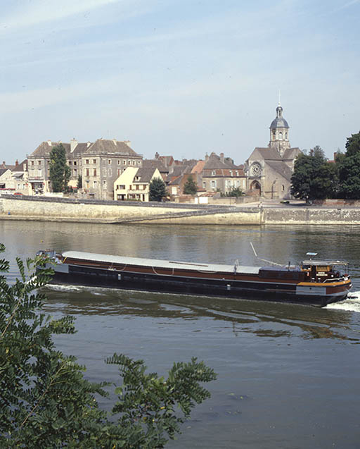 Vue générale prise du sud-ouest. © Michel Thierry / Région Bourgogne-Franche-Comté, Inventaire du patrimoine - 1988