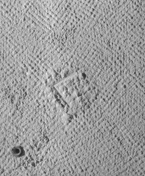 Ancienne salle Notre-Dame : signe lapidaire. © Michel Rosso / Région Bourgogne-Franche-Comté, Inventaire du patrimoine - 1990