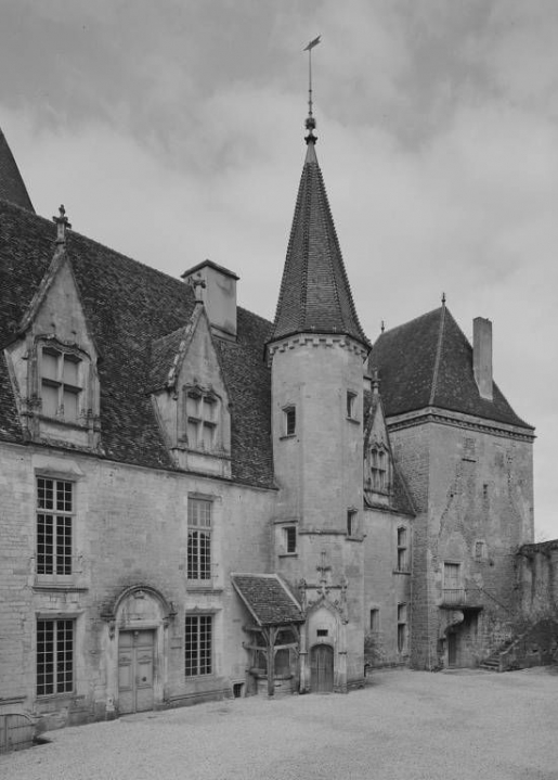  château fort © Jean-Luc Duthu / Région Bourgogne-Franche-Comté, Inventaire du patrimoine - 1993