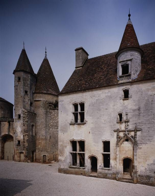  château fort © Jean-Luc Duthu / Région Bourgogne-Franche-Comté, Inventaire du patrimoine - 1993