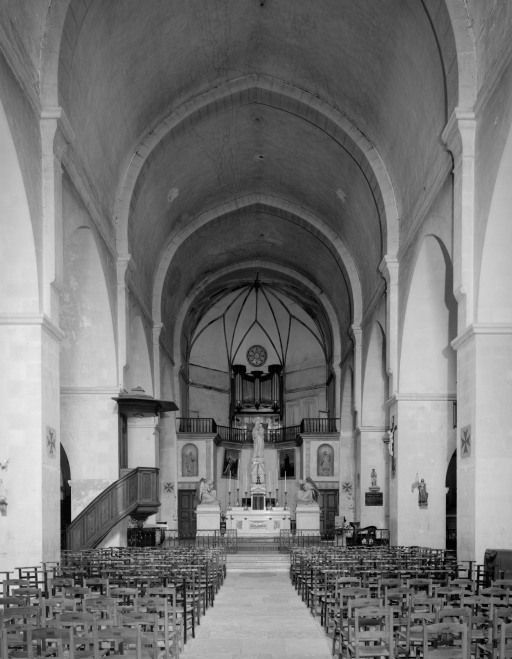 Eglise : nef et choeur, vue prise de l'entrée. © Michel Rosso / Région Bourgogne-Franche-Comté, Inventaire du patrimoine - 1993