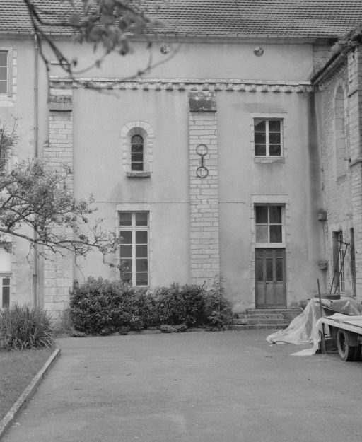 Eglise : bras gauche du transept, élévation antérieure. © Michel Rosso / Région Bourgogne-Franche-Comté, Inventaire du patrimoine - 1993